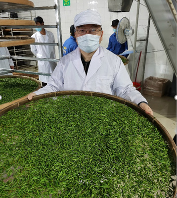 李國文 以產業扶貧聯動消費扶貧，用茶葉加工攻克深度貧困堡壘